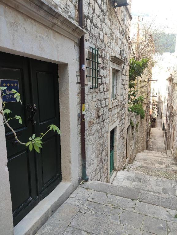 Shee-lu Dubrovnik